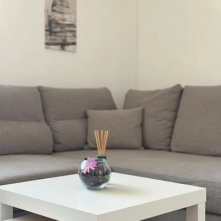 公寓 Restful For 4 Guests In 布尔加斯