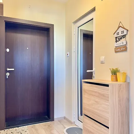 公寓 Restful For 4 Guests In